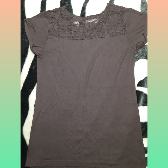 Brown cute catwalk lace back tshirt - Picture 3 of 4